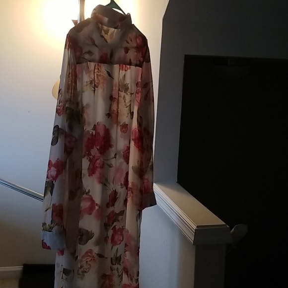 Flower Tunic blouse - Picture 2 of 2